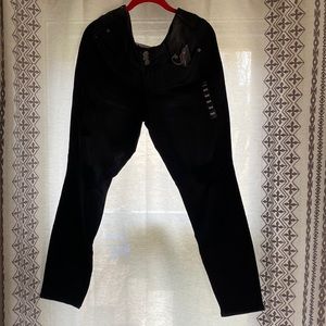NWT women’s black size 18 Torrid jegging